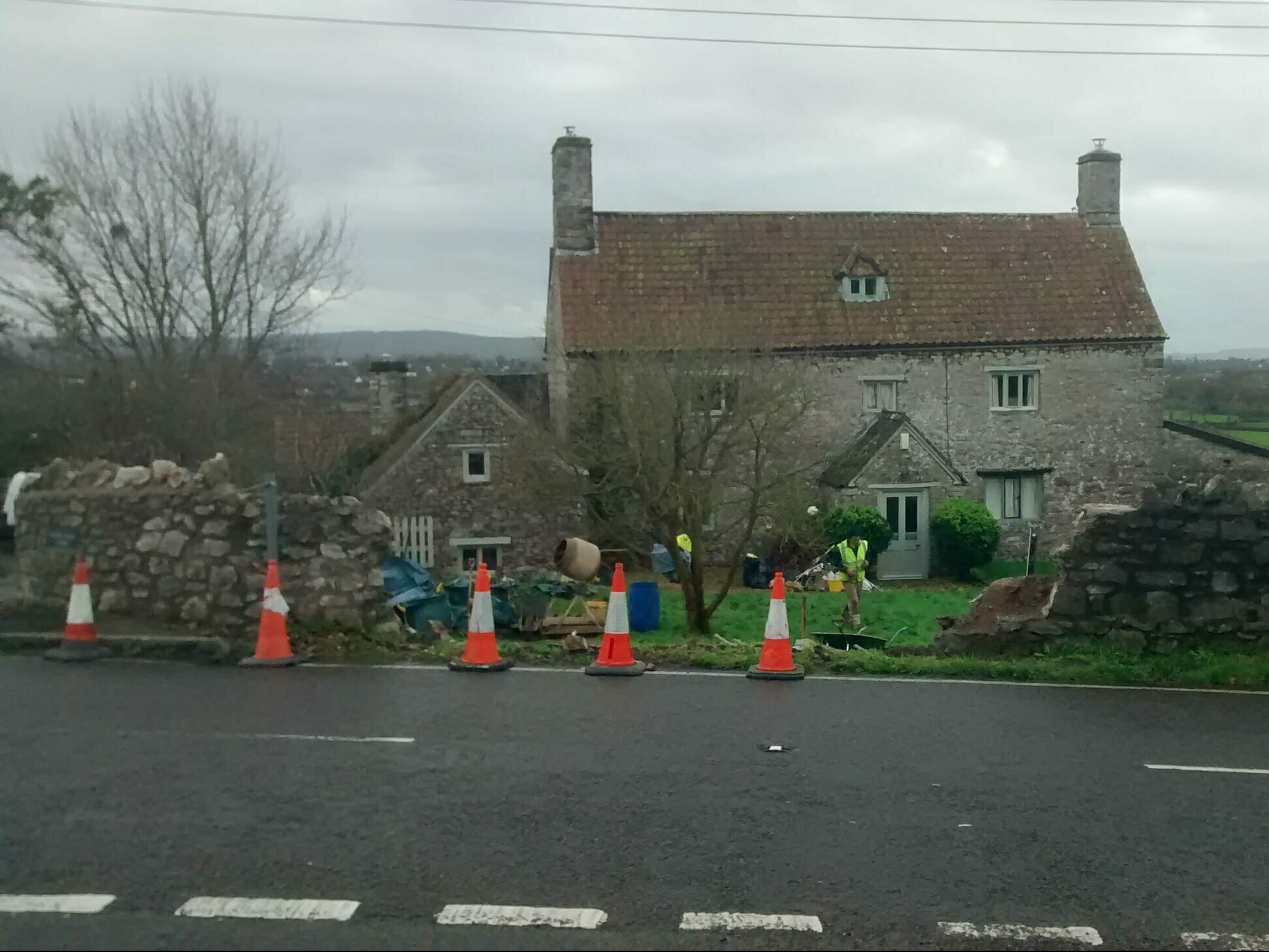 smashed wall, Tickenham