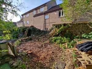 Wells: Collapsed wall